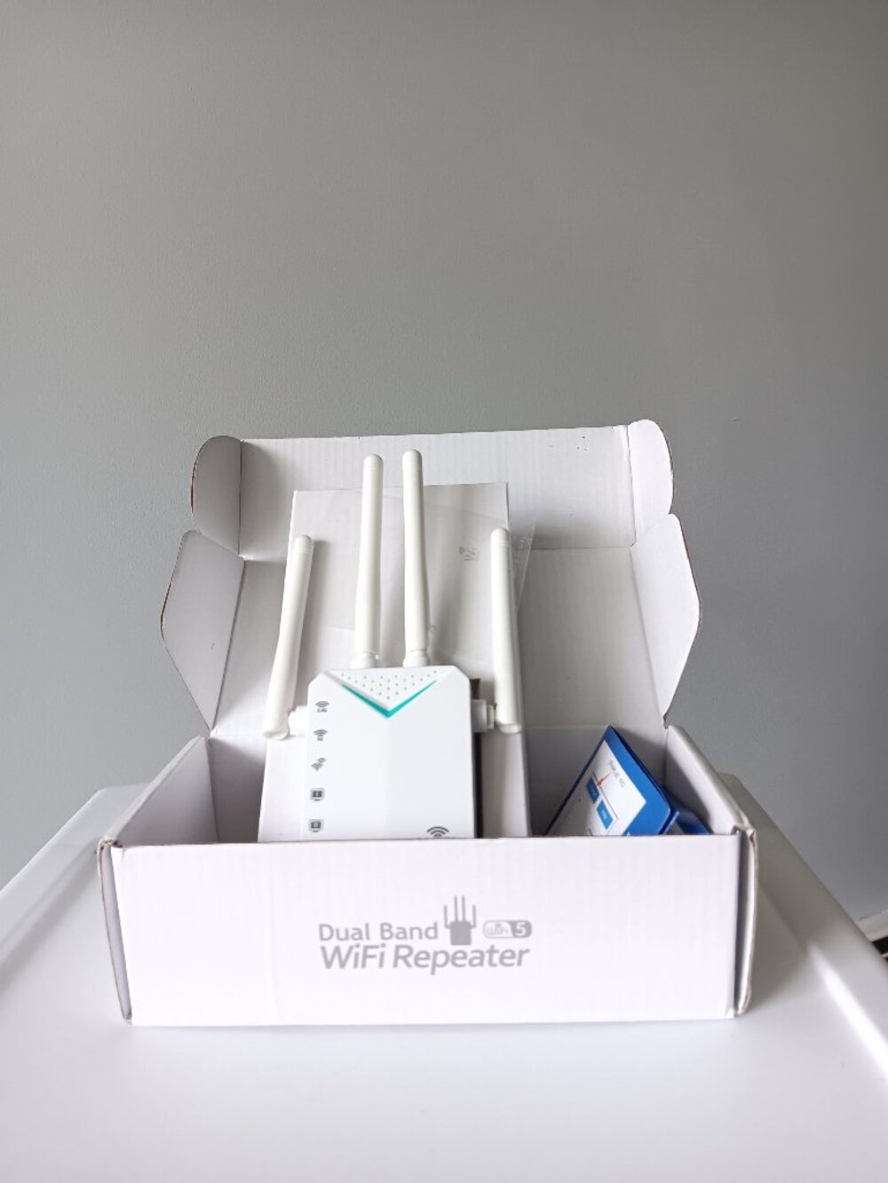 Dual Band WiFi Repeater Wireless Range Extender 12MBPS